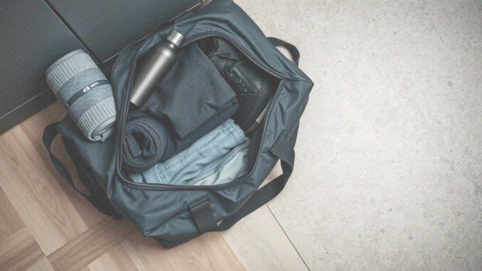 Co powinno się mieć w torbie sportowej na siłownię?