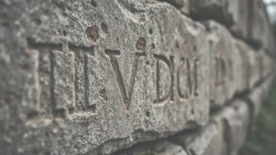 Jakie znaki rzymskie są używane do zapisu liczb?