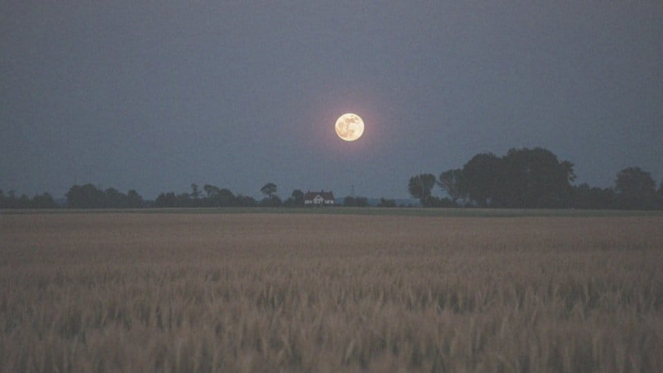 Kiedy pełnia Księżyca jest najbardziej efektowna?