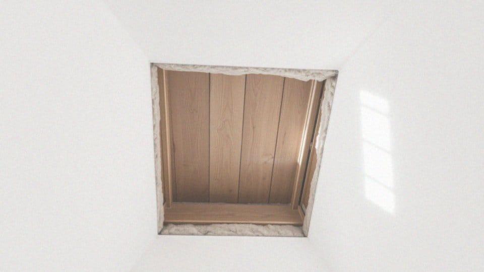 Właz na strych ocieplany – kluczowe cechy i korzyści dla domu